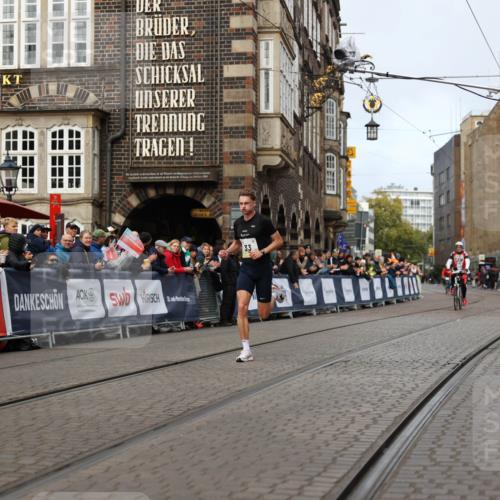 05.10.2025 - 20. swb-Marathon Bremen Yannick Fuchs http://msf.ph/oto/9231875 05.10.2025 10:28:25 Ziel 33 meine-sportfotos.de