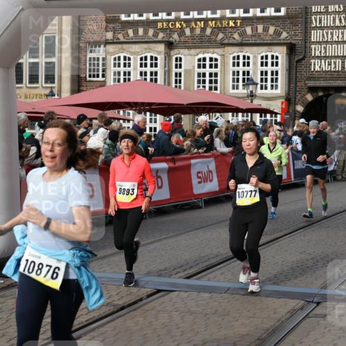 05.10.2025 - 20. swb-Marathon Bremen Yannick Fuchs http://msf.ph/oto/9231883 05.10.2025 11:03:08 Ziel 9229, 9644, 9661, 9662, 9893, 10167, 10656, 10777, 10876, 11312, 11376, 11735 meine-sportfotos.de