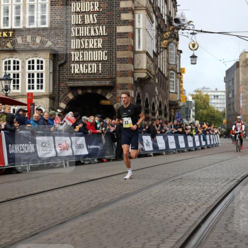 05.10.2025 - 20. swb-Marathon Bremen Yannick Fuchs http://msf.ph/oto/9231884 05.10.2025 10:28:25 Ziel 33 meine-sportfotos.de
