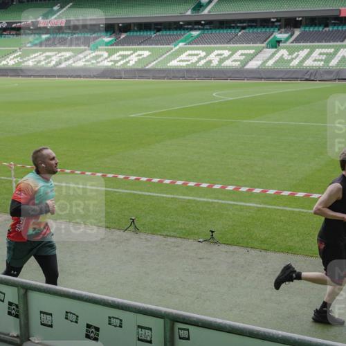 05.10.2025 - 20. swb-Marathon Bremen Michael Burmester http://msf.ph/oto/9231896 05.10.2025 10:30:33 Laufen im Stadion 7202, 7733, 9199, 9209, 9214, 9230, 9240, 9251, 9255, 9259, 9261, 9299, 9317, 9333, 9399, 9435, 9452, 9482, 9501, 9645, 9658, 9663, 9676, 9787, 9803, 9832, 9888, 9894, 9906, 9966, 9975, 9987, 10022, 10043, 10066, 10159, 10221, 10224, 10227, 10241, 10246, 10251, 10254, 10346, 10376, 10378, 10380, 10392, 10432, 10443, 10507, 10548, 10556, 10581, 10584, 10625, 10673, 10781, 10873, 10923, 11091, 11177, 11298, 11319, 9014, 9369, 9578, 9579, 9658, 10170, 10923, 10932 meine-sportfotos.de