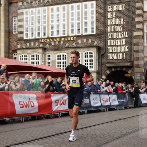 05.10.2025 - 20. swb-Marathon Bremen Yannick Fuchs http://msf.ph/oto/9231924 05.10.2025 10:28:26 Ziel 33 meine-sportfotos.de