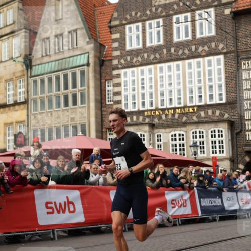 05.10.2025 - 20. swb-Marathon Bremen Yannick Fuchs http://msf.ph/oto/9231960 05.10.2025 10:28:26 Ziel 33 meine-sportfotos.de
