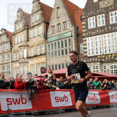 05.10.2025 - 20. swb-Marathon Bremen Yannick Fuchs http://msf.ph/oto/9231975 05.10.2025 10:28:26 Ziel 33 meine-sportfotos.de