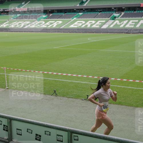 05.10.2025 - 20. swb-Marathon Bremen Michael Burmester http://msf.ph/oto/9232002 05.10.2025 10:30:38 Laufen im Stadion 7202, 7733, 9199, 9209, 9214, 9230, 9240, 9251, 9255, 9259, 9299, 9317, 9333, 9399, 9435, 9452, 9482, 9501, 9645, 9663, 9676, 9683, 9708, 9787, 9832, 9888, 9894, 9906, 9966, 9975, 9987, 10022, 10043, 10066, 10159, 10221, 10224, 10227, 10241, 10246, 10251, 10254, 10346, 10376, 10378, 10380, 10392, 10443, 10479, 10507, 10548, 10556, 10581, 10584, 10625, 10673, 10873, 11091, 11177, 11319, 9014, 9199, 9261, 9369, 9578, 9579, 9658, 9803, 10170, 10432, 10923, 10932 meine-sportfotos.de