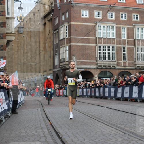 05.10.2025 - 20. swb-Marathon Bremen Yannick Fuchs http://msf.ph/oto/9232037 05.10.2025 10:28:33 Ziel 2, 33 meine-sportfotos.de