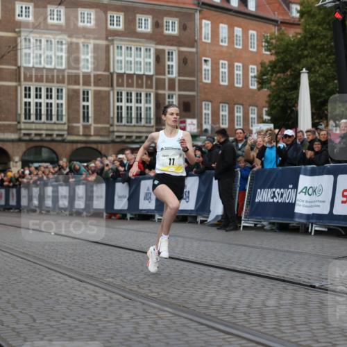 05.10.2025 - 20. swb-Marathon Bremen Yannick Fuchs http://msf.ph/oto/9232115 05.10.2025 10:30:17 Ziel 11 meine-sportfotos.de