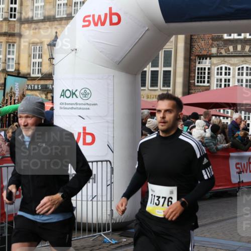 05.10.2025 - 20. swb-Marathon Bremen Yannick Fuchs http://msf.ph/oto/9232144 05.10.2025 11:03:12 Ziel 9229, 9300, 9593, 9661, 9662, 9893, 10185, 10777, 10876, 11376, 11682 meine-sportfotos.de