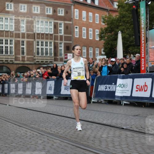 05.10.2025 - 20. swb-Marathon Bremen Yannick Fuchs http://msf.ph/oto/9232148 05.10.2025 10:30:17 Ziel 11 meine-sportfotos.de