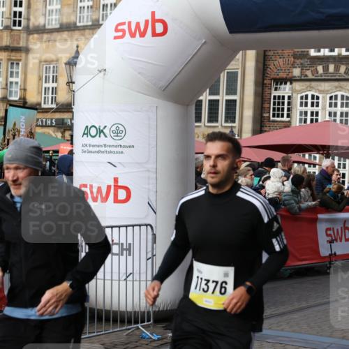 05.10.2025 - 20. swb-Marathon Bremen Yannick Fuchs http://msf.ph/oto/9232152 05.10.2025 11:03:12 Ziel 9229, 9300, 9593, 9661, 9662, 9893, 10185, 10777, 10876, 11376, 11682 meine-sportfotos.de