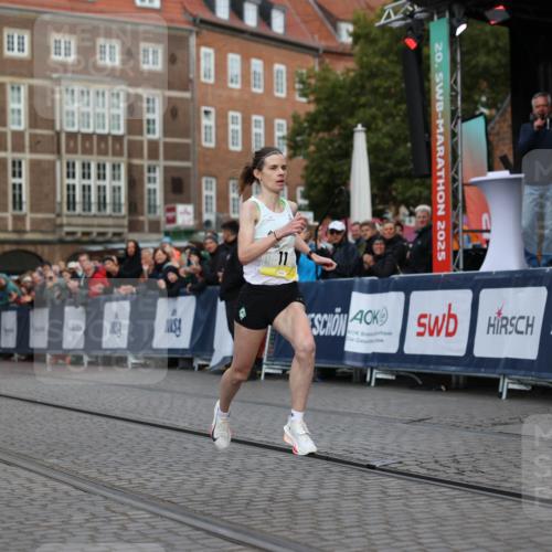 05.10.2025 - 20. swb-Marathon Bremen Yannick Fuchs http://msf.ph/oto/9232173 05.10.2025 10:30:17 Ziel 11 meine-sportfotos.de
