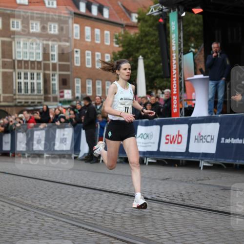 05.10.2025 - 20. swb-Marathon Bremen Yannick Fuchs http://msf.ph/oto/9232189 05.10.2025 10:30:17 Ziel 11 meine-sportfotos.de