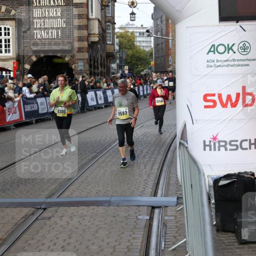 05.10.2025 - 20. swb-Marathon Bremen Yannick Fuchs http://msf.ph/oto/9232214 05.10.2025 11:03:13 Ziel 9229, 9300, 9593, 9661, 9662, 9893, 10185, 10777, 10876, 10996, 11376, 11682 meine-sportfotos.de