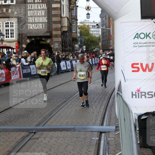 05.10.2025 - 20. swb-Marathon Bremen Yannick Fuchs http://msf.ph/oto/9232224 05.10.2025 11:03:13 Ziel 9229, 9300, 9593, 9661, 9662, 9893, 10185, 10777, 10876, 10996, 11376, 11682 meine-sportfotos.de