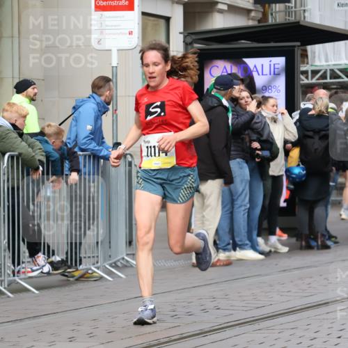 05.10.2025 - 20. swb-Marathon Bremen Strokosch-Dieckow http://msf.ph/oto/9232263 05.10.2025 10:40:20 Ziel 10161, 10229, 10686, 11114, 10161, 10229, 10686, 11114 meine-sportfotos.de