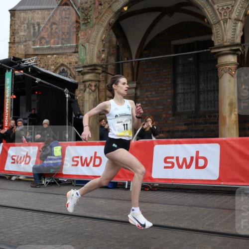 05.10.2025 - 20. swb-Marathon Bremen Yannick Fuchs http://msf.ph/oto/9232281 05.10.2025 10:30:18 Ziel 11 meine-sportfotos.de