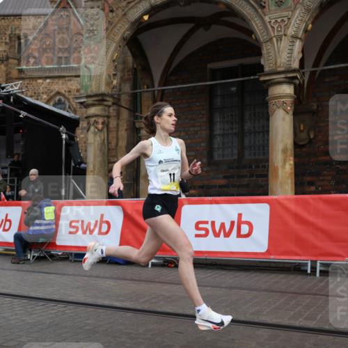05.10.2025 - 20. swb-Marathon Bremen Yannick Fuchs http://msf.ph/oto/9232290 05.10.2025 10:30:18 Ziel 11 meine-sportfotos.de