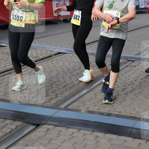 05.10.2025 - 20. swb-Marathon Bremen Yannick Fuchs http://msf.ph/oto/9232306 05.10.2025 11:03:17 Ziel 9229, 9300, 9593, 9661, 9662, 10185, 10471, 10926, 10996, 11376, 11682 meine-sportfotos.de