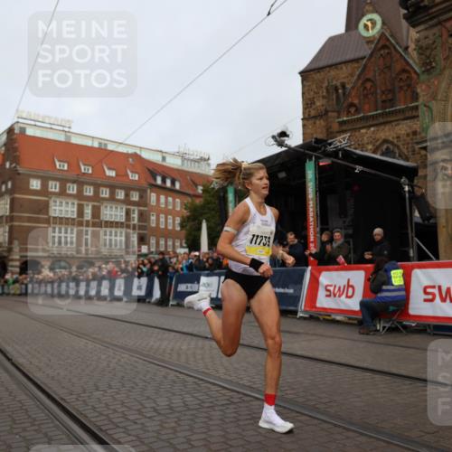 05.10.2025 - 20. swb-Marathon Bremen Yannick Fuchs http://msf.ph/oto/9232375 05.10.2025 10:30:53 Ziel  meine-sportfotos.de