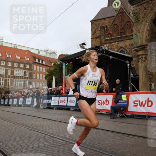 05.10.2025 - 20. swb-Marathon Bremen Yannick Fuchs http://msf.ph/oto/9232394 05.10.2025 10:30:53 Ziel  meine-sportfotos.de