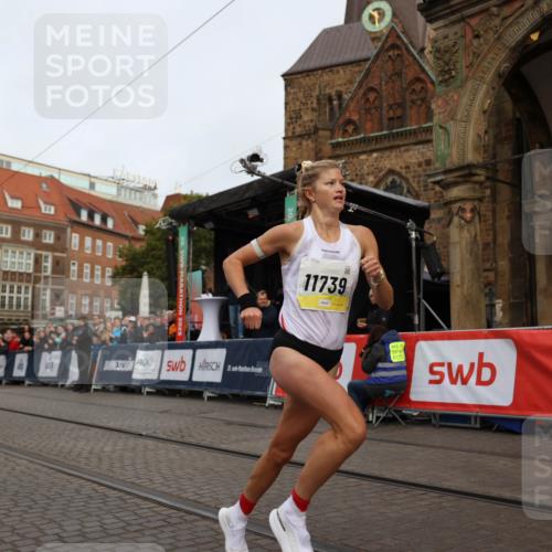 05.10.2025 - 20. swb-Marathon Bremen Yannick Fuchs http://msf.ph/oto/9232399 05.10.2025 10:30:53 Ziel  meine-sportfotos.de