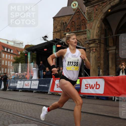05.10.2025 - 20. swb-Marathon Bremen Yannick Fuchs http://msf.ph/oto/9232406 05.10.2025 10:30:53 Ziel  meine-sportfotos.de