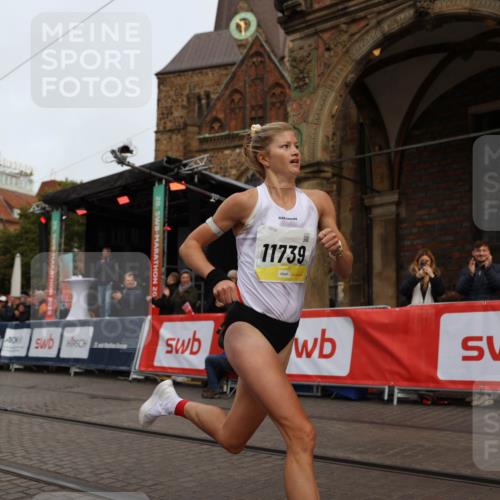 05.10.2025 - 20. swb-Marathon Bremen Yannick Fuchs http://msf.ph/oto/9232415 05.10.2025 10:30:53 Ziel  meine-sportfotos.de