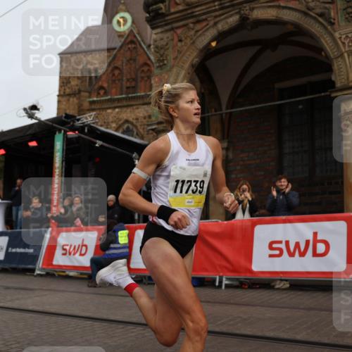 05.10.2025 - 20. swb-Marathon Bremen Yannick Fuchs http://msf.ph/oto/9232424 05.10.2025 10:30:53 Ziel  meine-sportfotos.de