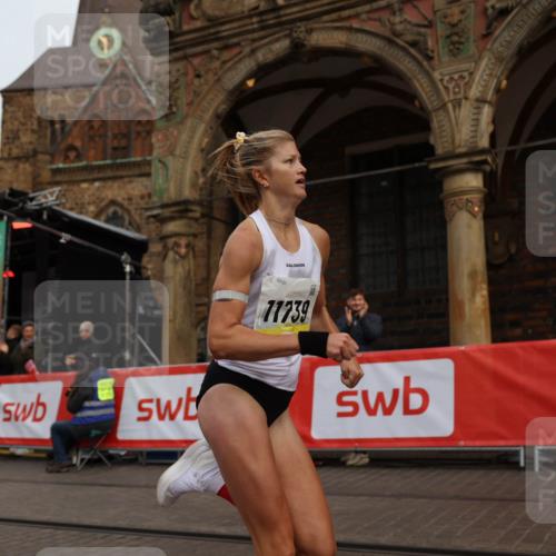 05.10.2025 - 20. swb-Marathon Bremen Yannick Fuchs http://msf.ph/oto/9232431 05.10.2025 10:30:53 Ziel  meine-sportfotos.de