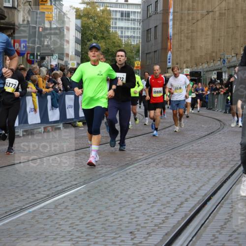 05.10.2025 - 20. swb-Marathon Bremen Strokosch-Dieckow http://msf.ph/oto/9232435 05.10.2025 10:53:12 Ziel 9449, 9703, 9834, 9956, 10242, 10349, 10460, 10466, 10806, 10958, 10993, 11175, 11377, 11510, 11512 meine-sportfotos.de