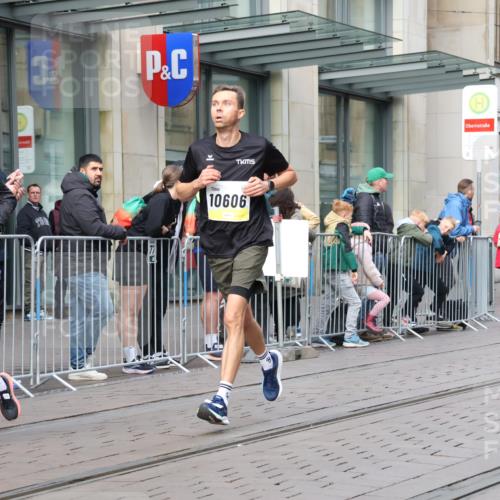05.10.2025 - 20. swb-Marathon Bremen Strokosch-Dieckow http://msf.ph/oto/9232496 05.10.2025 10:40:53 Ziel 9262, 10606, 10952, 11069, 11086, 9262, 10606, 10952, 11069, 11086 meine-sportfotos.de
