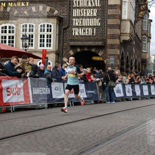 05.10.2025 - 20. swb-Marathon Bremen Yannick Fuchs http://msf.ph/oto/9232593 05.10.2025 10:32:37 Ziel 9280 meine-sportfotos.de