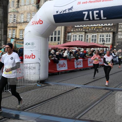 05.10.2025 - 20. swb-Marathon Bremen Yannick Fuchs http://msf.ph/oto/9232634 05.10.2025 11:03:25 Ziel 9246, 9325, 10142, 10405, 10471, 10926, 11390, 11467, 11502, 11508, 11509 meine-sportfotos.de