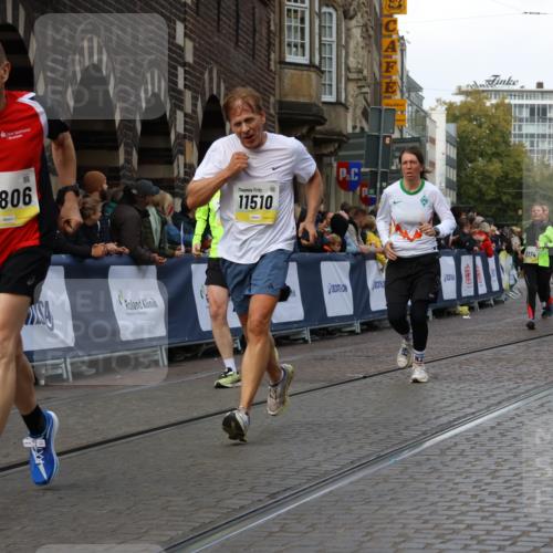 05.10.2025 - 20. swb-Marathon Bremen Strokosch-Dieckow http://msf.ph/oto/9232636 05.10.2025 10:53:18 Ziel 7193, 7251, 9263, 9539, 9717, 9868, 9956, 10057, 10302, 10317, 10335, 10806, 10993, 11174, 11175, 11510, 11616 meine-sportfotos.de