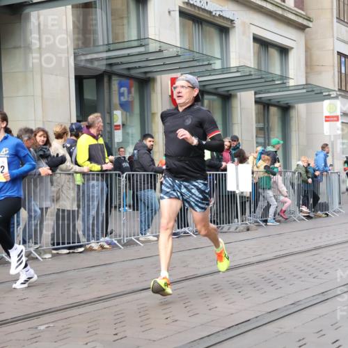 05.10.2025 - 20. swb-Marathon Bremen Strokosch-Dieckow http://msf.ph/oto/9232642 05.10.2025 10:41:07 Ziel 9262, 10744, 10910, 11069, 11086, 9262, 10744, 10910, 11069, 11086 meine-sportfotos.de