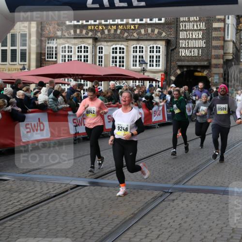 05.10.2025 - 20. swb-Marathon Bremen Yannick Fuchs http://msf.ph/oto/9232683 05.10.2025 11:03:25 Ziel 9246, 9325, 10142, 10405, 10471, 10926, 11390, 11467, 11502, 11508, 11509 meine-sportfotos.de