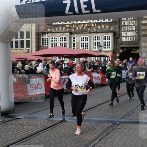 05.10.2025 - 20. swb-Marathon Bremen Yannick Fuchs http://msf.ph/oto/9232693 05.10.2025 11:03:26 Ziel 9246, 9325, 10142, 10405, 10471, 10926, 11124, 11390, 11467, 11502, 11508, 11509 meine-sportfotos.de