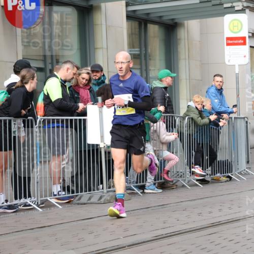 05.10.2025 - 20. swb-Marathon Bremen Strokosch-Dieckow http://msf.ph/oto/9232699 05.10.2025 10:41:12 Ziel 9253, 10744, 10910, 11701, 9253, 10744, 10910, 11701 meine-sportfotos.de