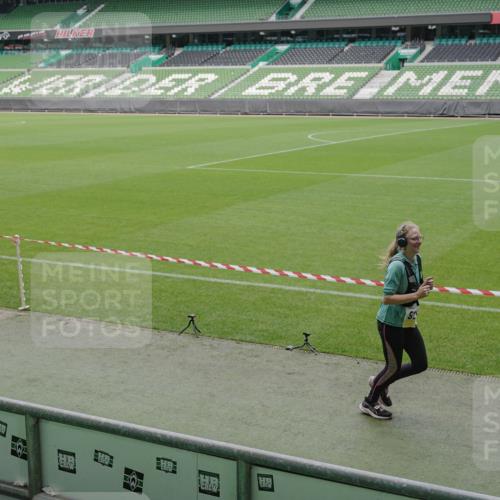 05.10.2025 - 20. swb-Marathon Bremen Michael Burmester http://msf.ph/oto/9232717 05.10.2025 10:31:04 Laufen im Stadion 7251, 7733, 9004, 9209, 9214, 9230, 9251, 9252, 9263, 9267, 9277, 9287, 9299, 9317, 9333, 9337, 9399, 9416, 9425, 9431, 9449, 9457, 9482, 9501, 9584, 9645, 9663, 9676, 9683, 9708, 9715, 9742, 9787, 9791, 9852, 9888, 9894, 9934, 9966, 9987, 10016, 10043, 10066, 10163, 10199, 10224, 10227, 10240, 10241, 10251, 10254, 10317, 10321, 10346, 10356, 10378, 10380, 10438, 10449, 10479, 10514, 10537, 10543, 10556, 10581, 10584, 10609, 10625, 10636, 10638, 10669, 9906 meine-sportfotos.de