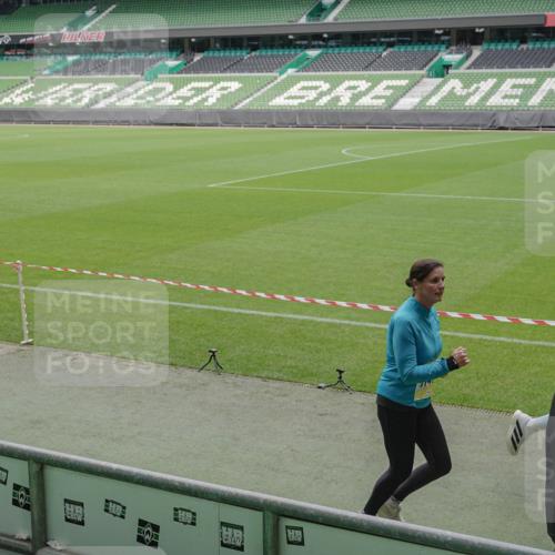 05.10.2025 - 20. swb-Marathon Bremen Michael Burmester http://msf.ph/oto/9232819 05.10.2025 10:31:09 Laufen im Stadion 7251, 9004, 9172, 9196, 9214, 9230, 9251, 9252, 9263, 9267, 9277, 9287, 9333, 9337, 9399, 9416, 9425, 9431, 9449, 9457, 9482, 9501, 9584, 9645, 9676, 9683, 9708, 9715, 9742, 9787, 9791, 9852, 9888, 9894, 9934, 9966, 9987, 10016, 10043, 10066, 10163, 10199, 10222, 10240, 10251, 10254, 10279, 10317, 10321, 10356, 10378, 10380, 10438, 10449, 10479, 10514, 10537, 10543, 10556, 10609, 10625, 10636, 10638, 10668, 10669, 10743, 7733, 9209, 9906 meine-sportfotos.de