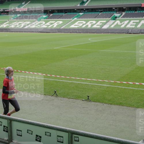 05.10.2025 - 20. swb-Marathon Bremen Michael Burmester http://msf.ph/oto/9232839 05.10.2025 10:31:10 Laufen im Stadion 7251, 9004, 9172, 9196, 9214, 9230, 9251, 9252, 9263, 9267, 9277, 9287, 9333, 9337, 9399, 9416, 9425, 9431, 9449, 9457, 9482, 9501, 9584, 9645, 9676, 9683, 9708, 9715, 9742, 9787, 9791, 9852, 9888, 9894, 9934, 9987, 10016, 10043, 10066, 10163, 10199, 10222, 10240, 10251, 10254, 10279, 10317, 10321, 10356, 10378, 10380, 10438, 10449, 10479, 10514, 10537, 10543, 10556, 10609, 10625, 10636, 10638, 10668, 10669, 10743, 7733, 9209, 9906 meine-sportfotos.de