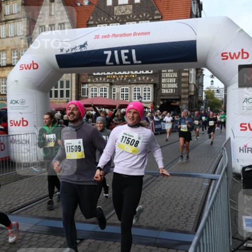 05.10.2025 - 20. swb-Marathon Bremen Yannick Fuchs http://msf.ph/oto/9232862 05.10.2025 11:03:28 Ziel 9224, 9225, 9246, 9325, 10142, 10405, 10963, 11103, 11124, 11390, 11467, 11502, 11508, 11509 meine-sportfotos.de