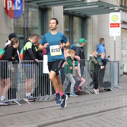 05.10.2025 - 20. swb-Marathon Bremen Strokosch-Dieckow http://msf.ph/oto/9232867 05.10.2025 10:41:30 Ziel 9253, 9884, 10104, 10155, 10691, 10880, 11581, 11701, 11710, 9253, 9884, 10104, 10155, 10691, 10880, 11581, 11701, 11710 meine-sportfotos.de