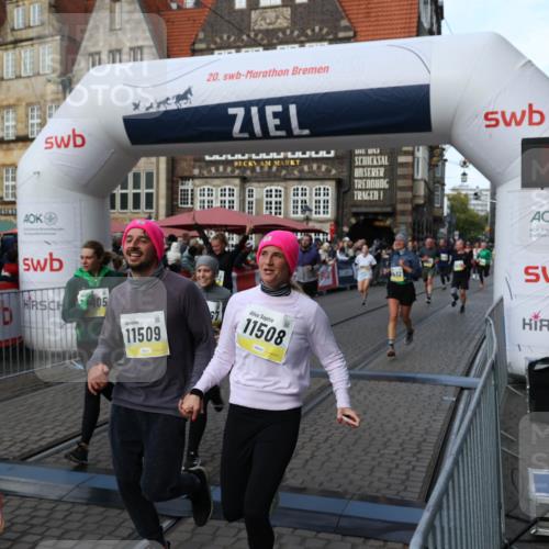 05.10.2025 - 20. swb-Marathon Bremen Yannick Fuchs http://msf.ph/oto/9232881 05.10.2025 11:03:28 Ziel 9224, 9225, 9246, 9325, 10142, 10405, 10963, 11103, 11124, 11390, 11467, 11502, 11508, 11509 meine-sportfotos.de