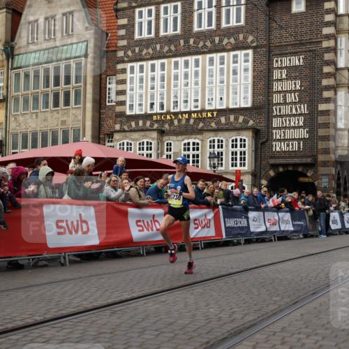 05.10.2025 - 20. swb-Marathon Bremen Yannick Fuchs http://msf.ph/oto/9232901 05.10.2025 10:32:43 Ziel 9280, 11730 meine-sportfotos.de