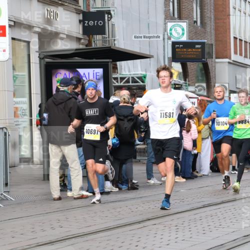 05.10.2025 - 20. swb-Marathon Bremen Strokosch-Dieckow http://msf.ph/oto/9232975 05.10.2025 10:41:40 Ziel 9364, 9504, 9849, 9884, 10104, 10155, 10691, 10880, 11581, 11710, 9364, 9504, 9849, 9884, 10104, 10155, 10691, 10880, 11581, 11710 meine-sportfotos.de