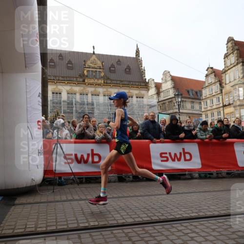 05.10.2025 - 20. swb-Marathon Bremen Yannick Fuchs http://msf.ph/oto/9232982 05.10.2025 10:32:44 Ziel 9280, 11730 meine-sportfotos.de