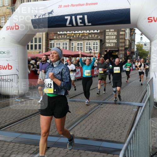 05.10.2025 - 20. swb-Marathon Bremen Yannick Fuchs http://msf.ph/oto/9232997 05.10.2025 11:03:30 Ziel 7776, 9224, 9225, 9246, 9308, 9325, 10142, 10405, 10446, 10963, 10995, 11103, 11124, 11236, 11467, 11502, 11508, 11509 meine-sportfotos.de