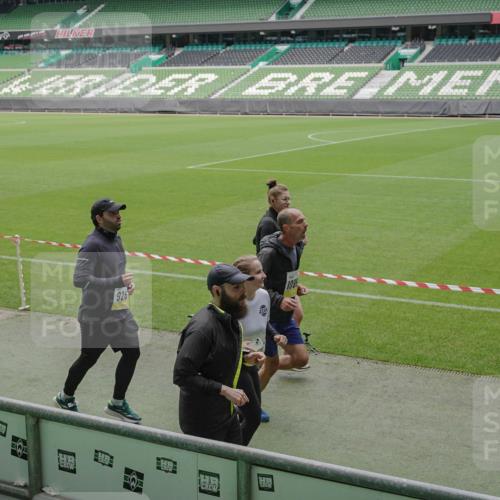 05.10.2025 - 20. swb-Marathon Bremen Michael Burmester http://msf.ph/oto/9233000 05.10.2025 10:31:13 Laufen im Stadion 7251, 9004, 9172, 9196, 9214, 9230, 9252, 9263, 9267, 9277, 9287, 9333, 9337, 9399, 9416, 9425, 9431, 9449, 9457, 9482, 9501, 9506, 9584, 9645, 9676, 9683, 9708, 9715, 9742, 9787, 9791, 9852, 9894, 9934, 9987, 10016, 10066, 10163, 10199, 10222, 10240, 10251, 10254, 10279, 10317, 10321, 10356, 10378, 10380, 10438, 10449, 10479, 10514, 10537, 10543, 10556, 10609, 10625, 10636, 10638, 10655, 10668, 10669, 10698, 10743, 7733, 9209, 9251, 9906 meine-sportfotos.de