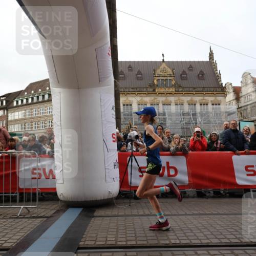 05.10.2025 - 20. swb-Marathon Bremen Yannick Fuchs http://msf.ph/oto/9233006 05.10.2025 10:32:44 Ziel 9280, 11730 meine-sportfotos.de