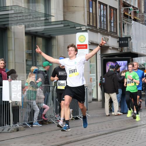 05.10.2025 - 20. swb-Marathon Bremen Strokosch-Dieckow http://msf.ph/oto/9233010 05.10.2025 10:41:41 Ziel 8187, 9364, 9504, 9849, 9884, 10104, 10155, 10691, 10838, 10880, 11581, 11710, 8187, 9364, 9504, 9849, 9884, 10104, 10155, 10691, 10838, 10880, 11581, 11710 meine-sportfotos.de